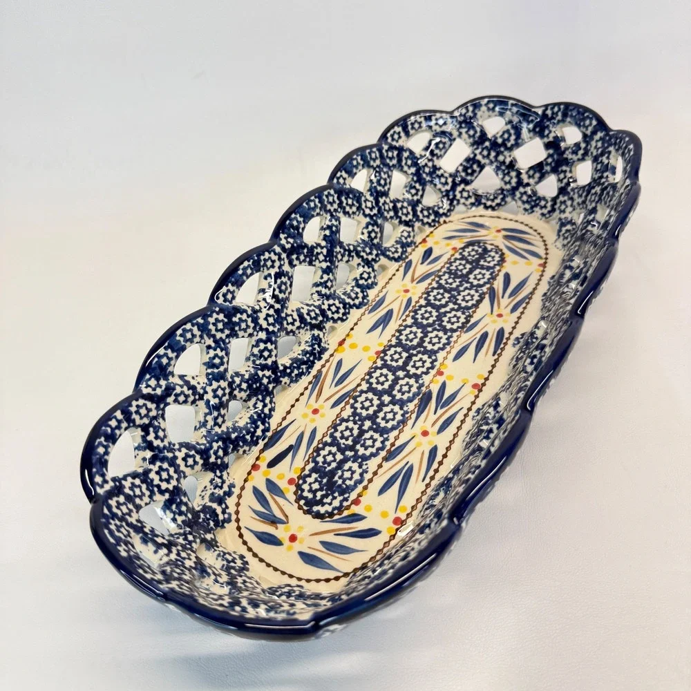 Temp-tations Oval Bread Dish Old World Blue Floral Ceramic Lattice PPP-JN-798082